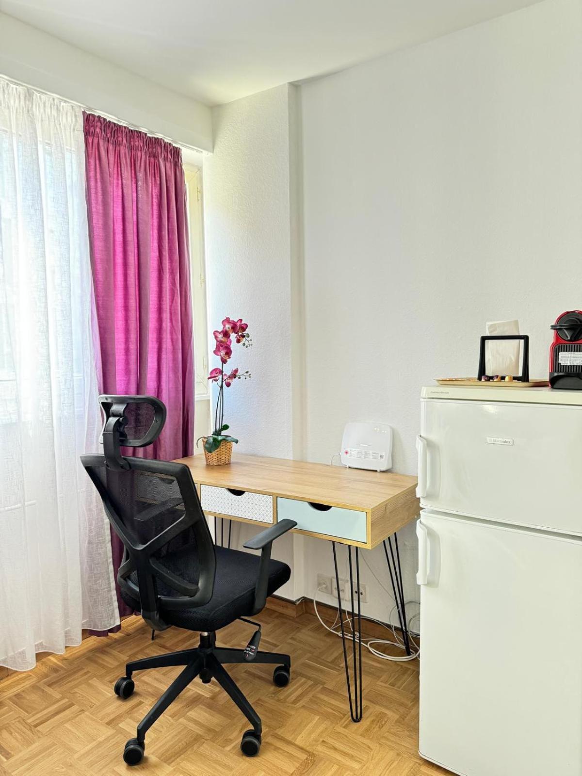 01 Convenient - Station Station Apartment Geneva